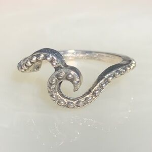 Abstract Wave Silver Tone Ring Size 6